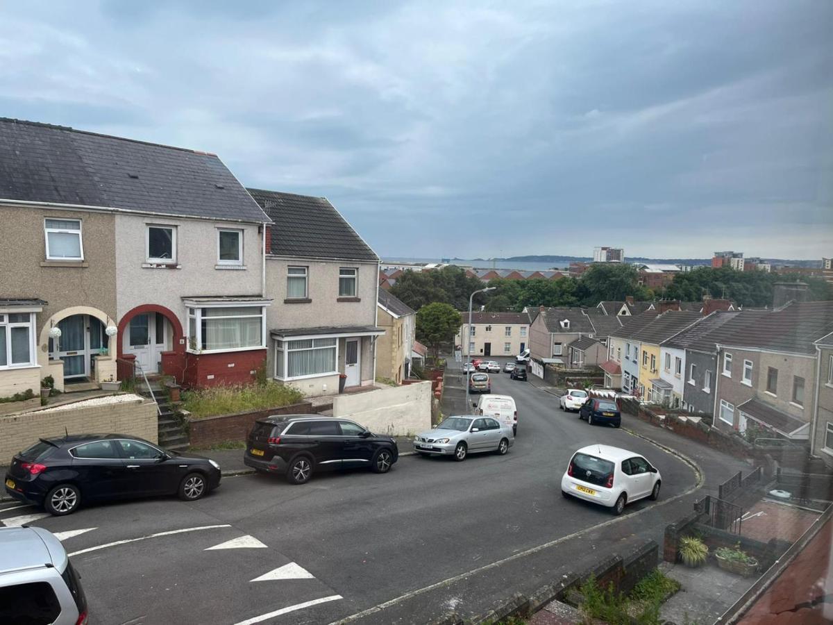 Access To Private Gym Room, 3 Bedrooms, Close To The City Swansea Exterior photo